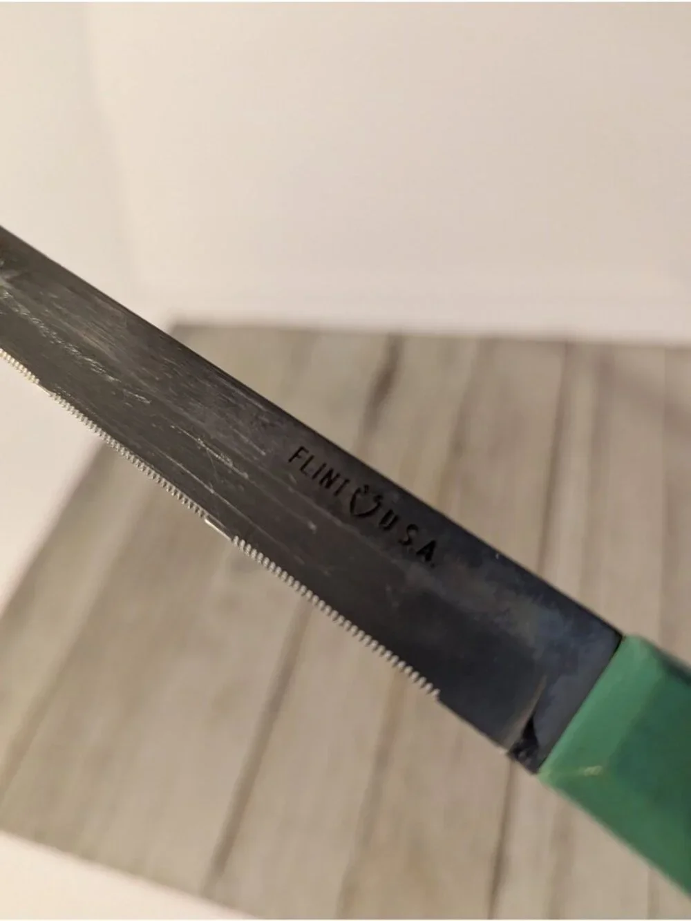 Flint Arrowhead Stainless Steel 9” Bread Slicing Knife Turquoise Handle 14